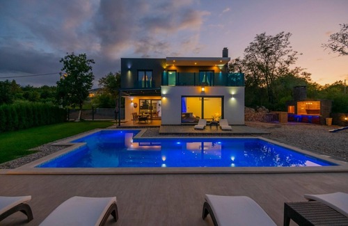 Grubine House | Stunning Holiday House "Luxury" Grubine with Pool & Views