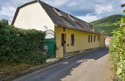 Bernkastel House | Discover Ocean View at Holiday House Mosel-Hostel