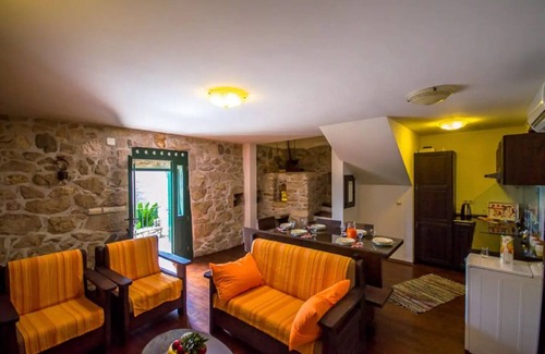 Duboka House | Relax at Holiday House Marija with Pool in Dubrovka