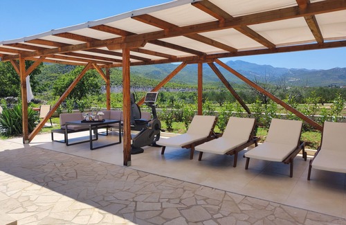 Trnbusi House | Family-Friendly Holiday House Mila by the River and Sea