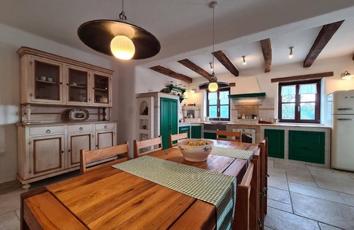 Bartolici House | Spacious Holiday House Motovun with Private Pool & Kitchen