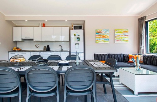 Nedescina House | Spacious Holiday House Nedescina with Ocean View & Pool