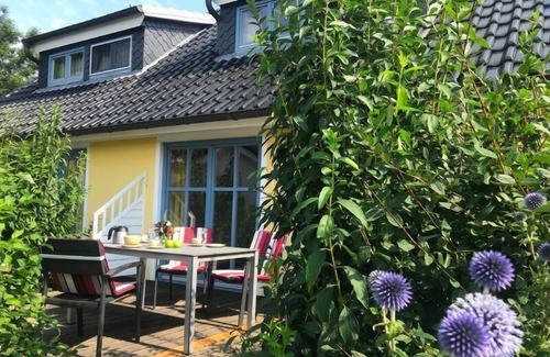 Neuenkirchen House | Cozy Holiday House Neuenkirchen with Ocean View & Kitchen