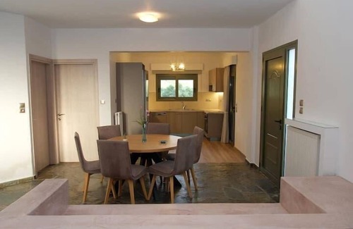 Agios Vasileios House | Spacious Holiday House Plakias for Groups with Kitchen Access