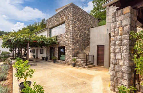 Opatija House | Family-Friendly Holiday House Poljane with Private Pool