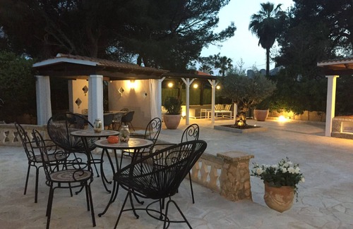 Vallgornera Ski Chalet | Stunning Holiday House with Pool and Ocean View, 9.8 Rated
