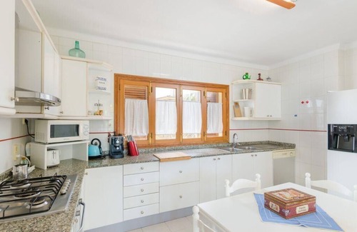 Cala Anguila-Cala Mendia House | Spacious Holiday House in Porto Cristo for Up to 8 Guests