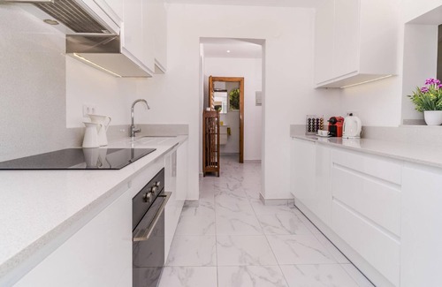 Media Luna House | Cozy Holiday House Portichol with Ocean View & Pool
