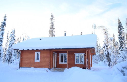 Kittila House | Rauhala Holiday House: Family-Friendly Retreat with Spa