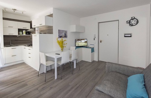 Arco Apartment | Bright Apartment at Holiday House Re. Ti with Pool & Breakfast