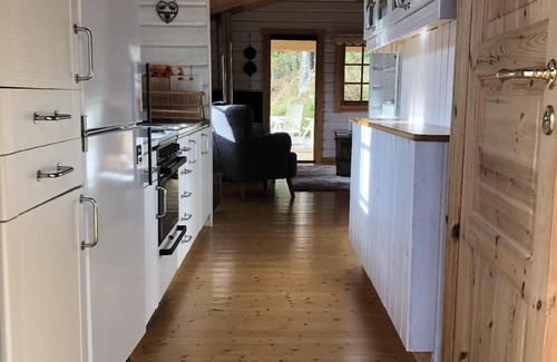 Solleftea Municipality House | Cozy Holiday House Resele for 1-4 Guests with Kitchen