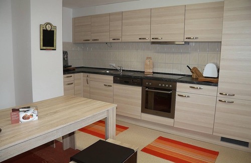 Zainingen House | Cozy Römerstein Holiday House for 2-4 Guests with Kitchen