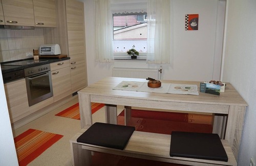 Zainingen House | Cozy Römerstein Holiday House for 2-4 Guests with Kitchen