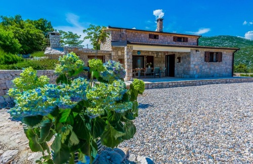Vrgorac House | Inviting Holiday House Rusti with Pool in Vrgorac, Croatia