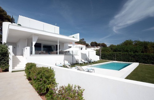 Sant Tomas House | Spacious San Cristobal Holiday House with Pool for 8 Guests