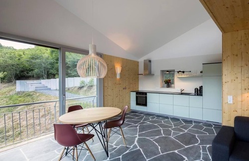 Schutz House | Cozy Holiday House Schutz for 2 with Kitchen & Breakfast