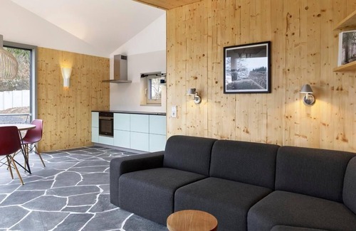 Schutz House | Cozy Holiday House Schutz for 2 with Kitchen & Breakfast