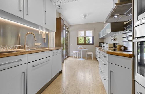 Sencelles House | Relaxing Holiday Home Sencelles with Pool & Family Amenities