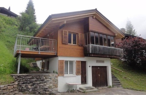 Soerenberg Ski Chalet | Cozy Holiday House Sörenberg for Families with Breakfast