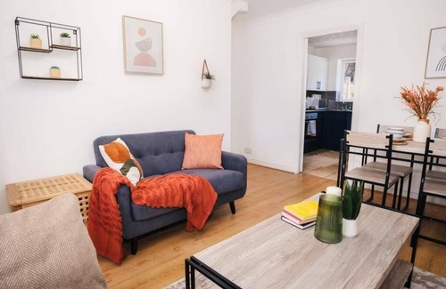 Haydock House | Cozy Holiday House St. Helens: Family-Friendly Retreat