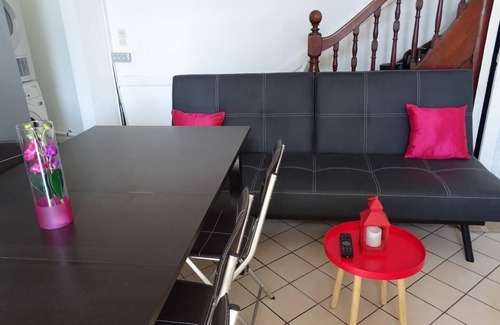 Saint-Nazaire House | Spacious Holiday House in St Nazaire for Up to 9 Guests