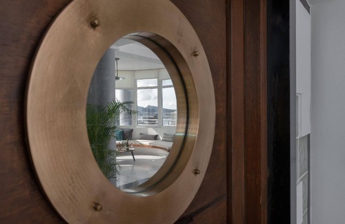 Petaloudes House | Spacious Holiday House Triánda with Private Pool and Kitchen