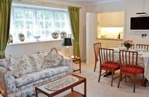 Biggar House | Cozy Holiday House Tweedsmuir: Pet-Friendly Retreat