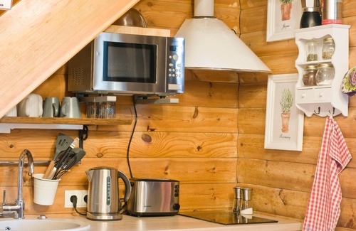 Plavniekkalns House | Cozy Holiday House Ulbroka for 4 with Essential Amenities