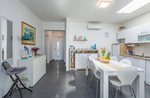 Đuba House | Cozy Holiday Home in Umag for Families with Breakfast Included