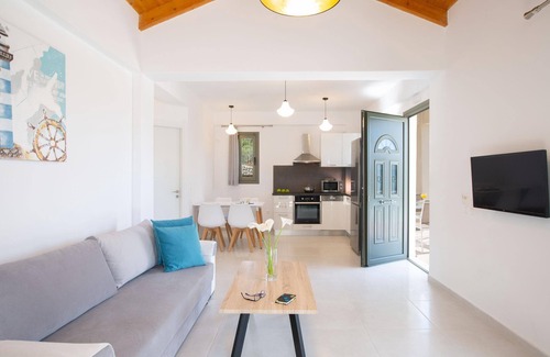 Evgiros House | Family-Friendly Holiday House Vasiliki with Private Pool