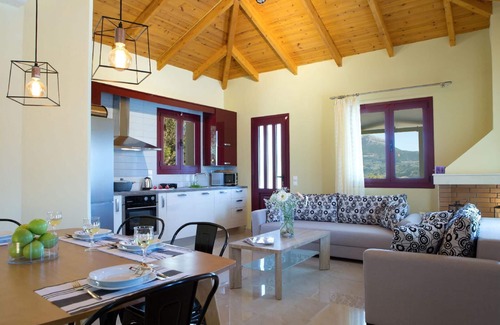 Evgiros House | Cozy Holiday House Vasiliki with Pool for Up to 5 Guests