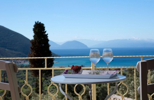 Evgiros House | Cozy Holiday House Vasiliki with Pool for Up to 5 Guests