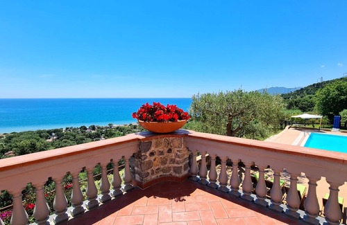 Villammare House | Spacious Holiday House Vibonati for Large Groups