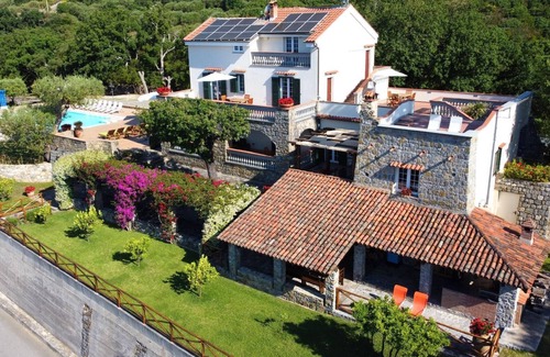 Villammare House | Spacious Holiday House Vibonati for Large Groups