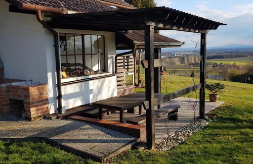 Tisina House | Inviting Holiday House VilAna with Hot Tub & Family Amenities
