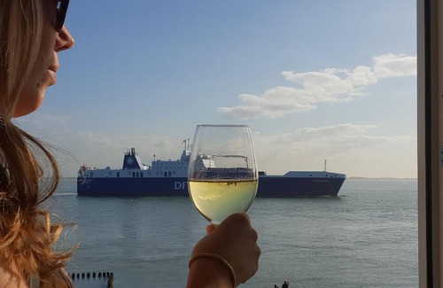 Vlissingen House | Spacious Holiday House in Vlissingen for Groups of Up to 16