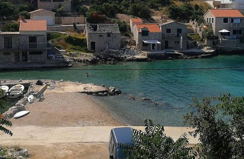 Cove Donja Krusica (Donje selo) House | Cozy Holiday House with Parking in Donje Selo, Šolta