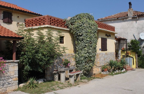 Rakotule House | Relaxing Holiday House with Pool in Central Istria