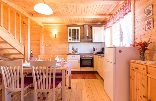 Ravna Gora House | Cozy Holiday House in Ravna Gora with Parking & Breakfast