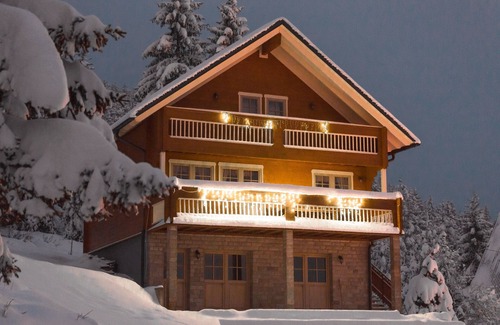 Ravna Gora House | Cozy Holiday House in Ravna Gora with Parking & Breakfast