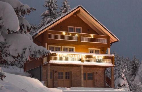 Ravna Gora House | Cozy Holiday House in Ravna Gora with Parking & Breakfast