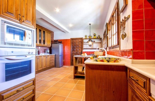 Alcaucin Hotel | Guest Rated Holiday House with Private Pool & Spa Access