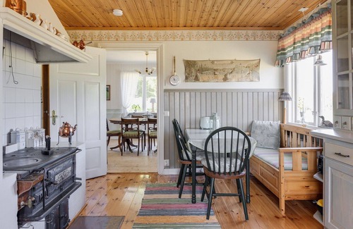 Stavsjo House | Scenic Holiday House with Lake View & Spa Amenities