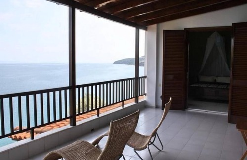 Kefalari House | Ideal Holiday House in Xiropigado for Families and Groups