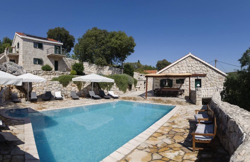 Zadvarje Villa | Holiday house Zadvarje Villa Marija for 16 persons