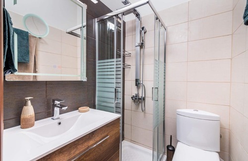 Zaros House | Cozy Holiday House Zaros: Ideal Family Getaway with Kitchen