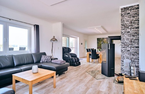 Neuhof House | Spacious Holiday House Zarrentin: Ideal for Large Groups