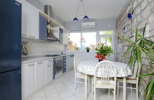 Stikovica House | Cozy Holiday House Zaton: Perfect for Families and Groups