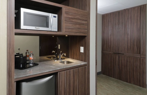 San Pedro Garza Garcia Hotel | Eco-Friendly Escape at Holiday Inn Express Monterrey Valle