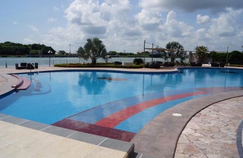 Tuxpan Hotel | Inviting Holiday Inn Tuxpan - Oceanfront Convention Center
